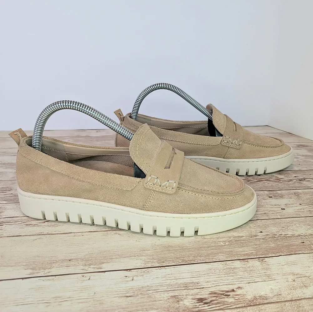 Vionic these shoes